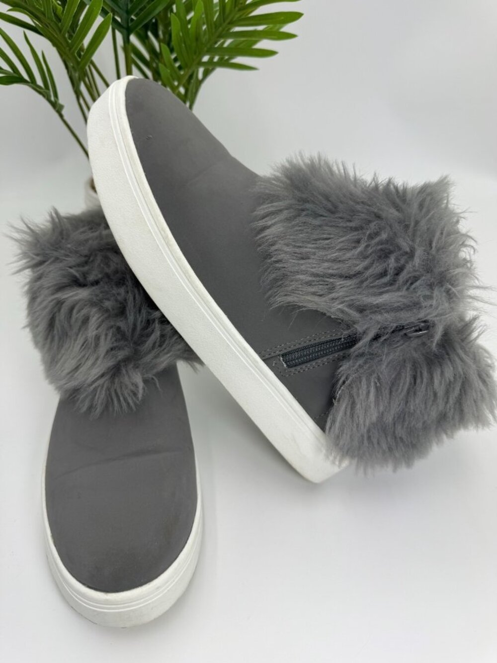 Brash Ankle Bootie Women's 8.5 Gray Leather Faux Fur Trimmed Side Zip Casual